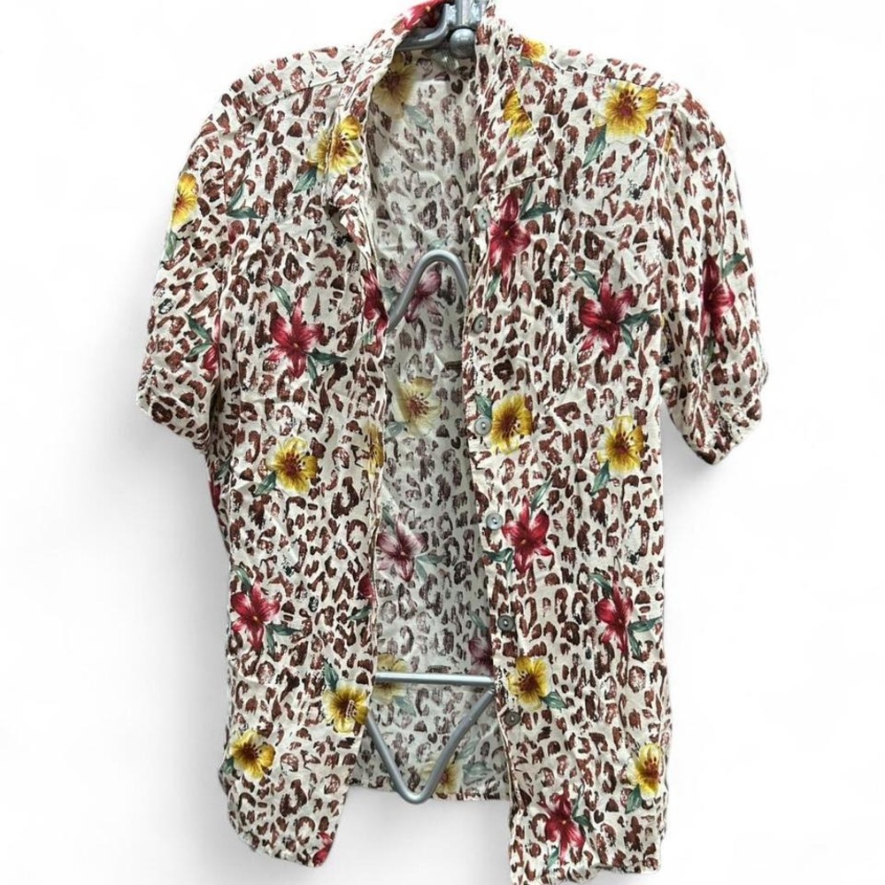Women's 90s Leopard print button up‎ shirt w floral details by notations Size S